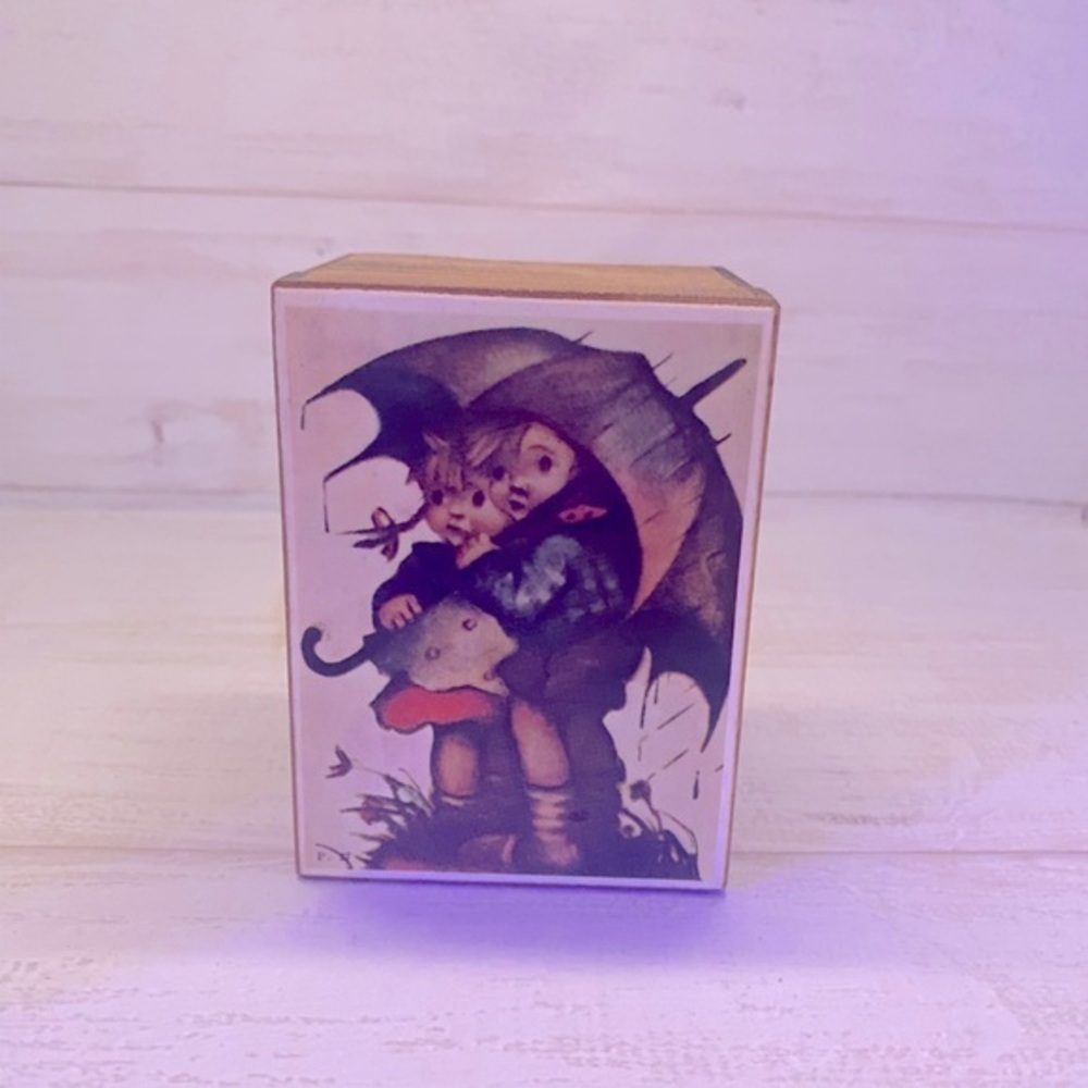 Hummel vintage music box